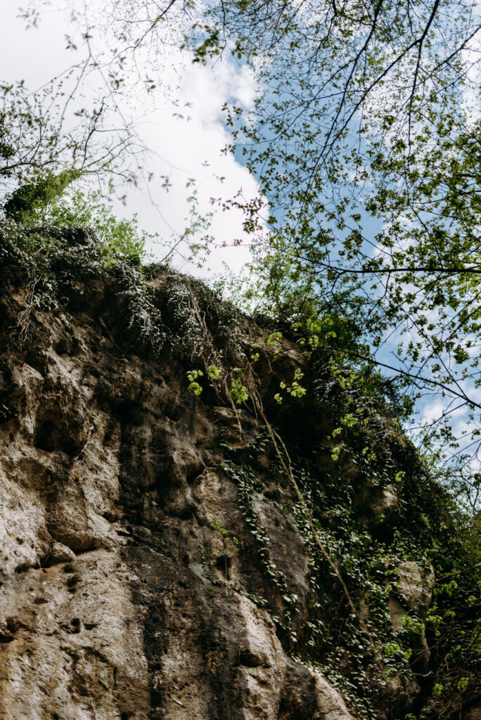 Blick zum oberen Teil des Felsens
